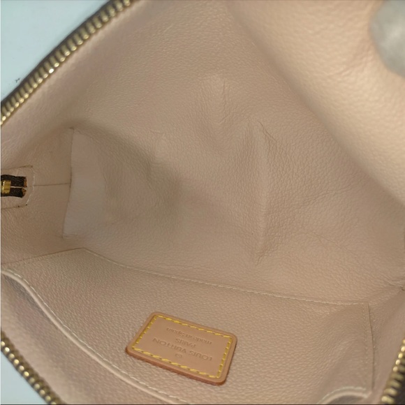 Louis Vuitton cosmetic pochette - Picture 8 of 9